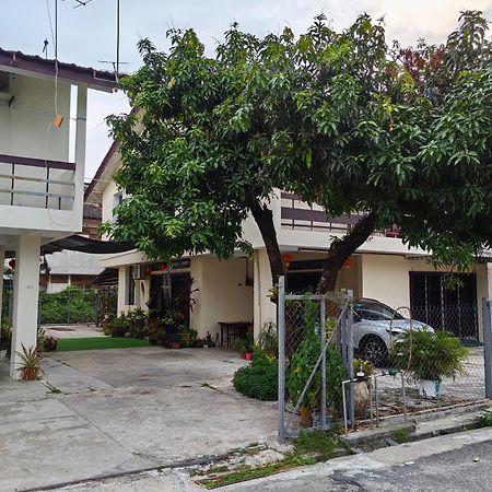 Little Cozy Homestay Кота-Бару Экстерьер фото