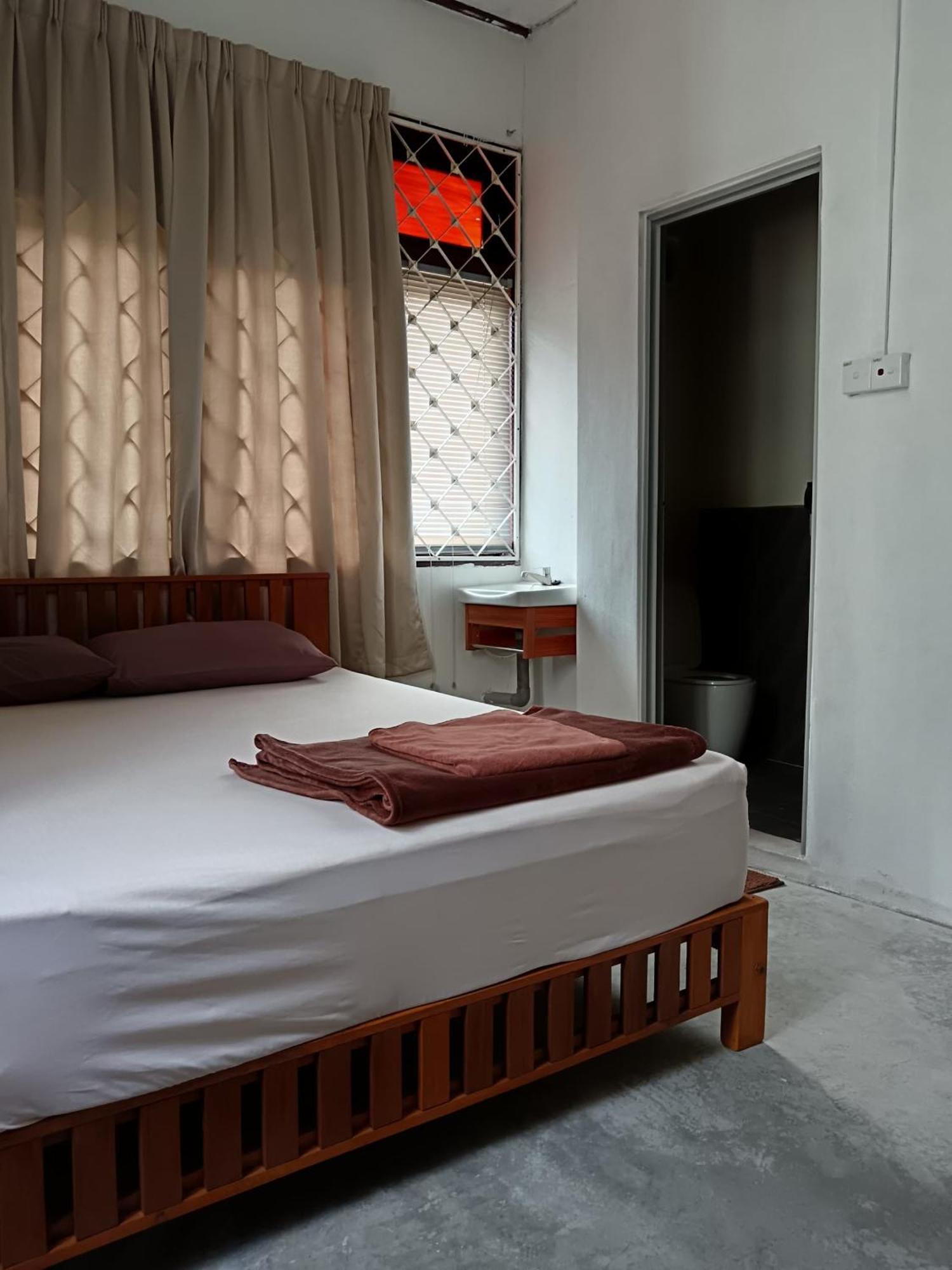 Little Cozy Homestay Кота-Бару Экстерьер фото
